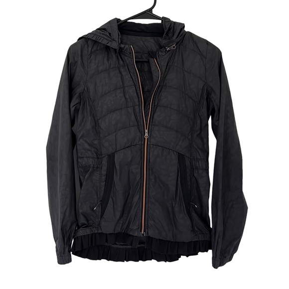 RARE:Lululemon Spring Fling Puffy Windbreaker Animal Swirl Embossed Black Size 4 - Picture 8 of 14